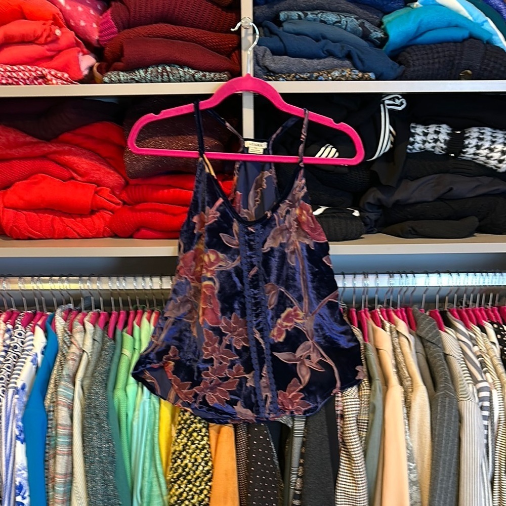 Anama navy with pink floral print crushed velvet top size XS